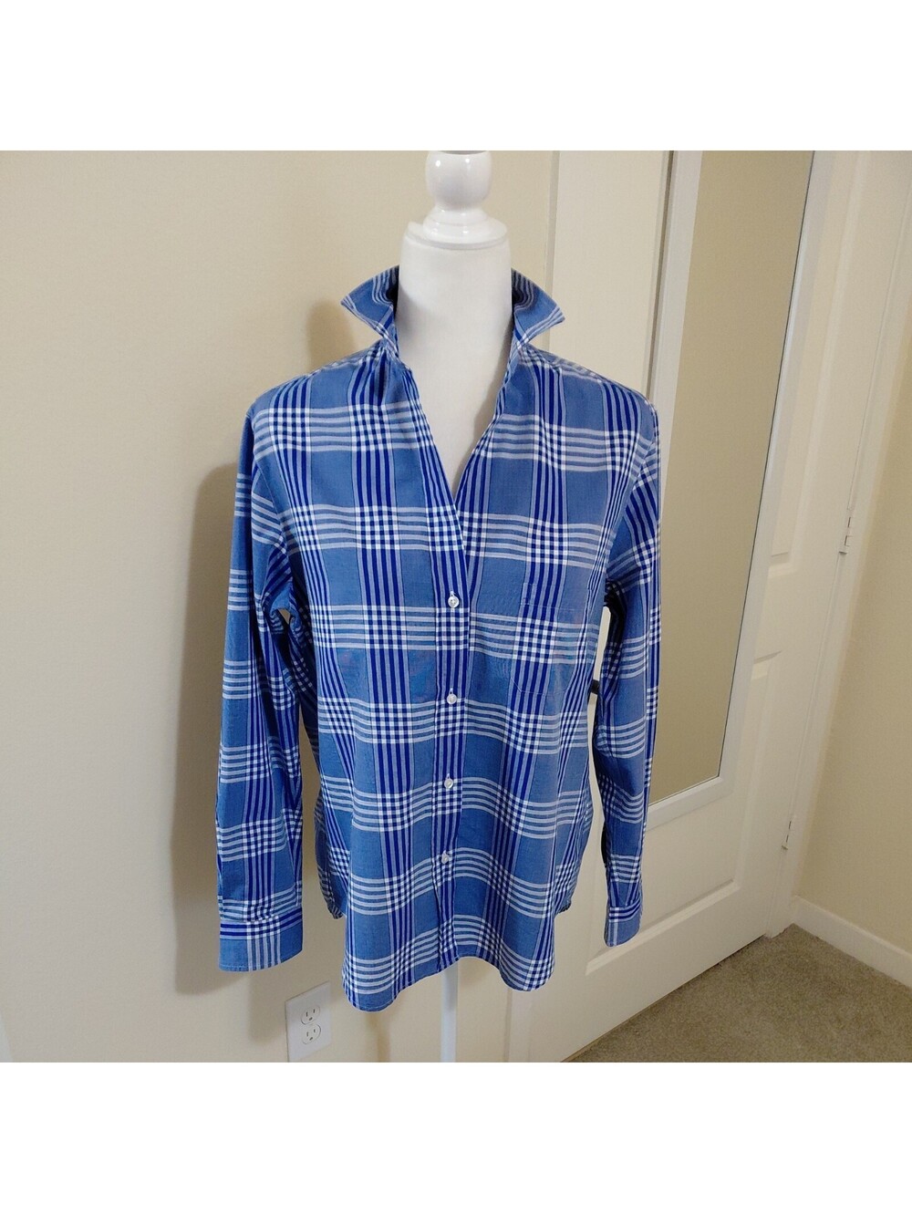 Grayson by Frank & Eileen ladies Shirt The Hero Plaid Size S EUC Cotton #942 - Picture 2 of 9